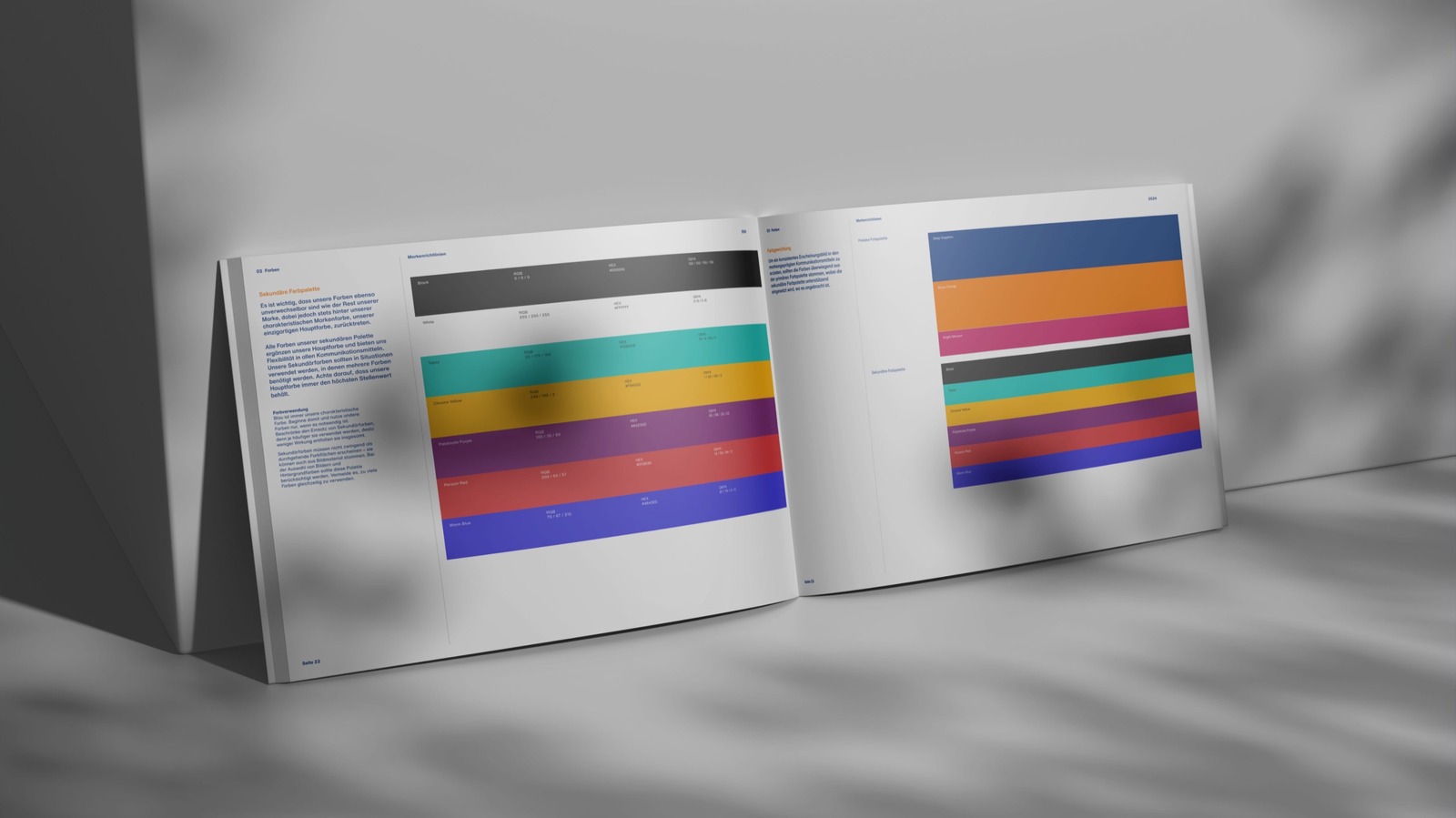 inovolta Brand Guide mit Farbstreifen