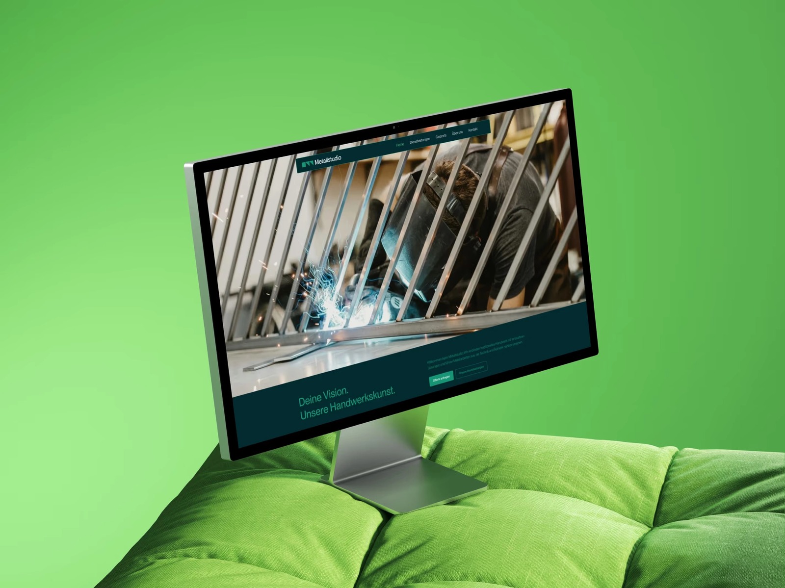 Metallstudio Website Hero auf einem Desktop-Monitor