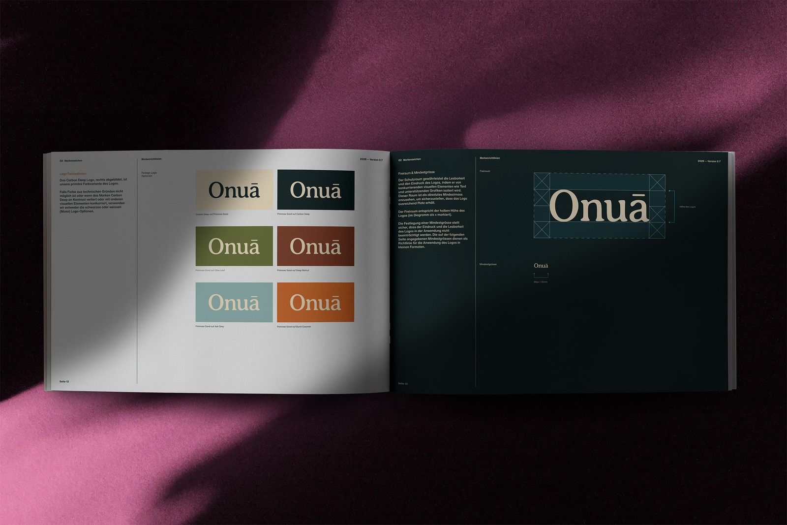 Onuā Brand Guide mit Logo- und Farbanwendungen auf Samt