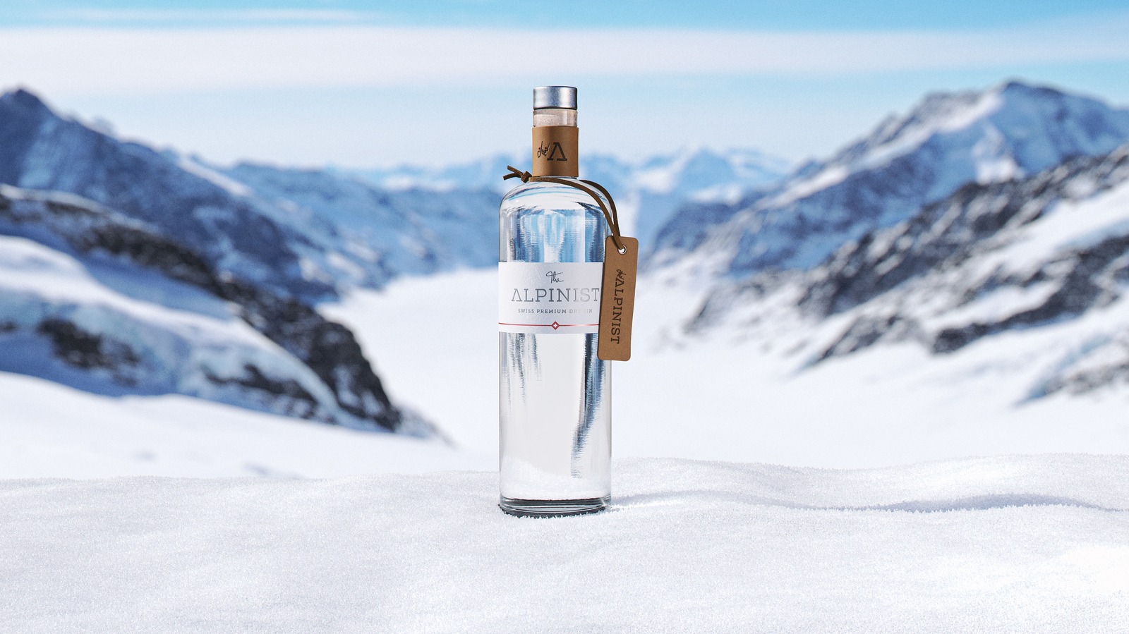 The Alpinist Gin Flasche im Schnee