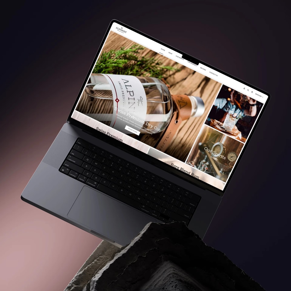 The Alpinist Website auf einem Laptop